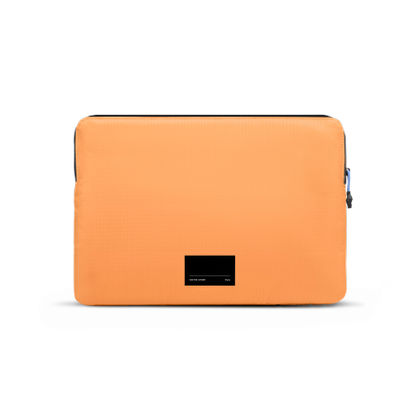 Native Union Ultralight Sleeve - etui ochronne do Macbook 15" (apricot crush)