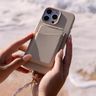 UNIQ etui Coehl Muse iPhone 16 Pro 6.3"  Magnetic Charging kremowy/cream na NearMe.pl